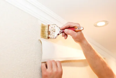 Pose de papier peint à Courteilles — revêtements muraux et toiles de verre